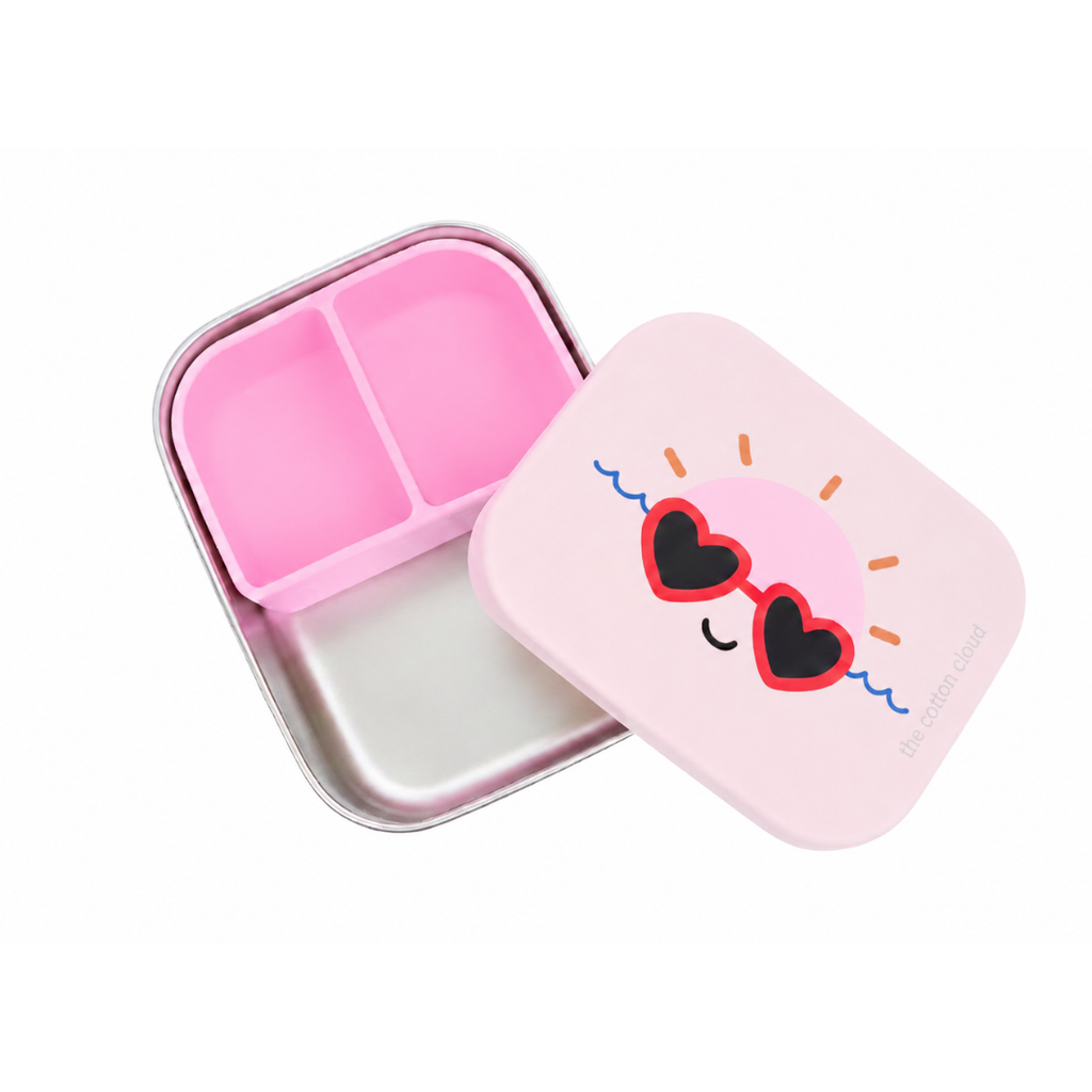 The Cotton Cloud RVS Lunchbox Club Soleil met drie uitneembare compartimenten, verkrijgbaar bij De Gele Flamingo.