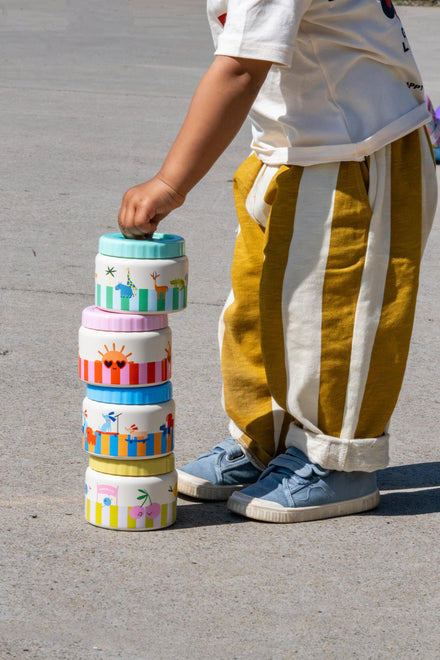 The Cotton Cloud Thermo Food Jar Woof Gang met lekvrij ontwerp voor onderweg, bij De Gele Flamingo.