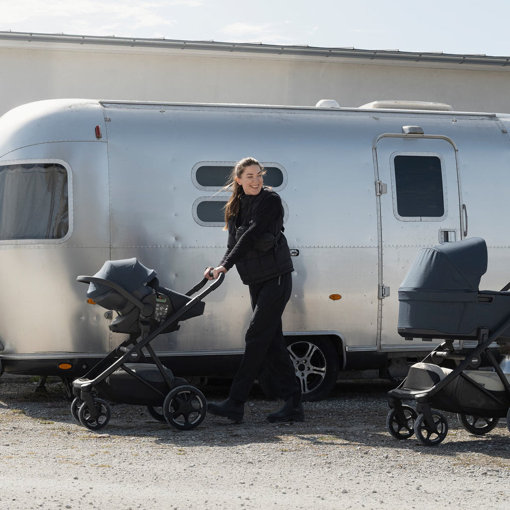 Thule Maple Connect babyautostoel, Darkest Blue, beeld 9