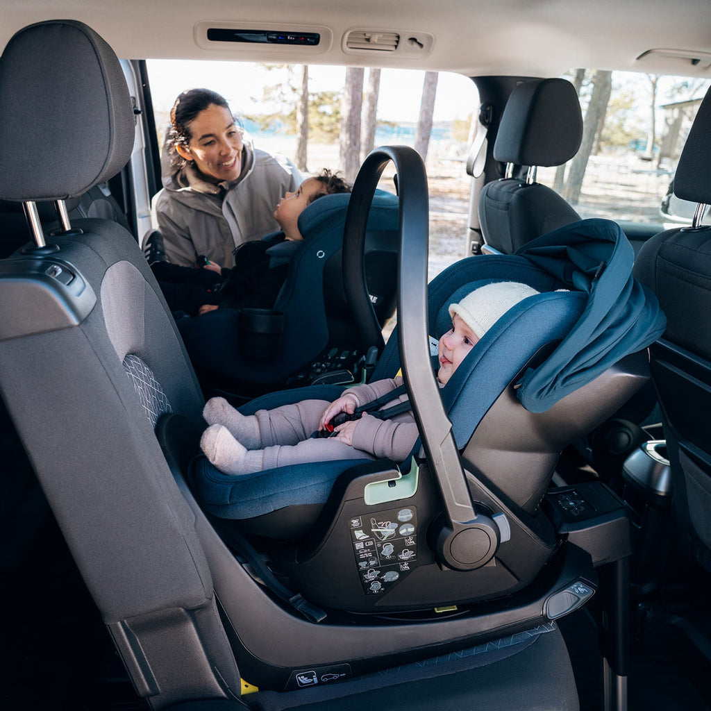 Thule Maple Connect babyautostoel, Darkest Blue, beeld 11