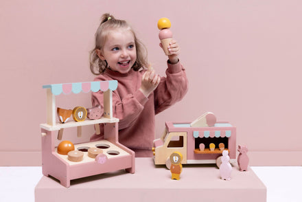 * Trixie Houten Ijskar