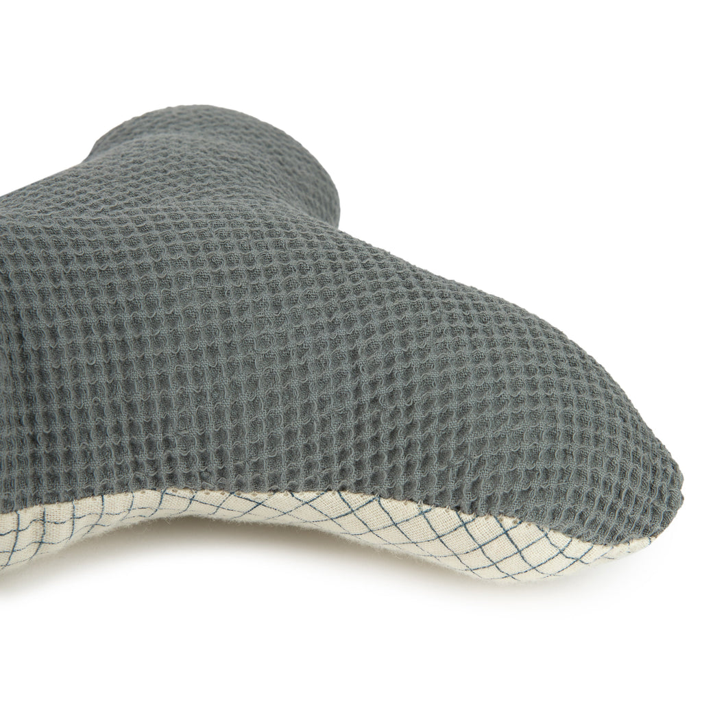 * Nobodinoz Wabi Sabi Whale Kussen 42x20x15cm*