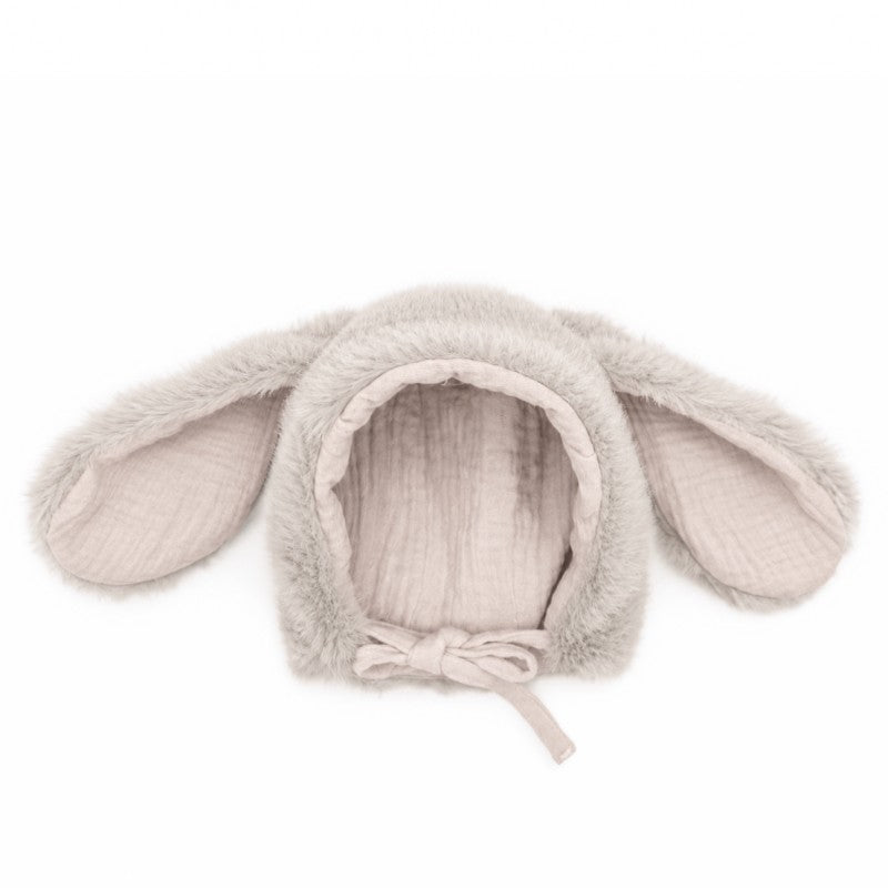 Babyshower Babymutsje Warmy Bunny Plushy Creme, vooraanzicht op witte achtergrond