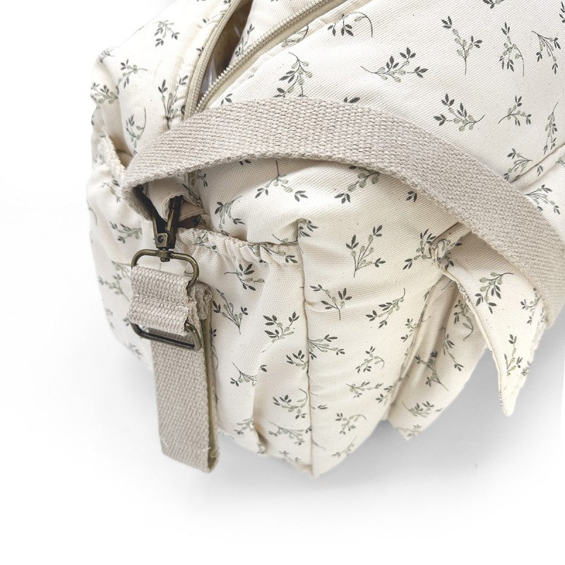Detail van de Babyshower buggytas Camila Olive Bloom Canvas met haken voor de buggy