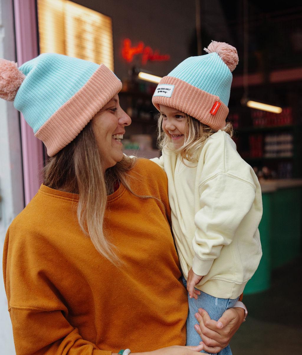 Hello Hossy muts mama Color Block Candy, moeder en dochter met bijpassende mutsen