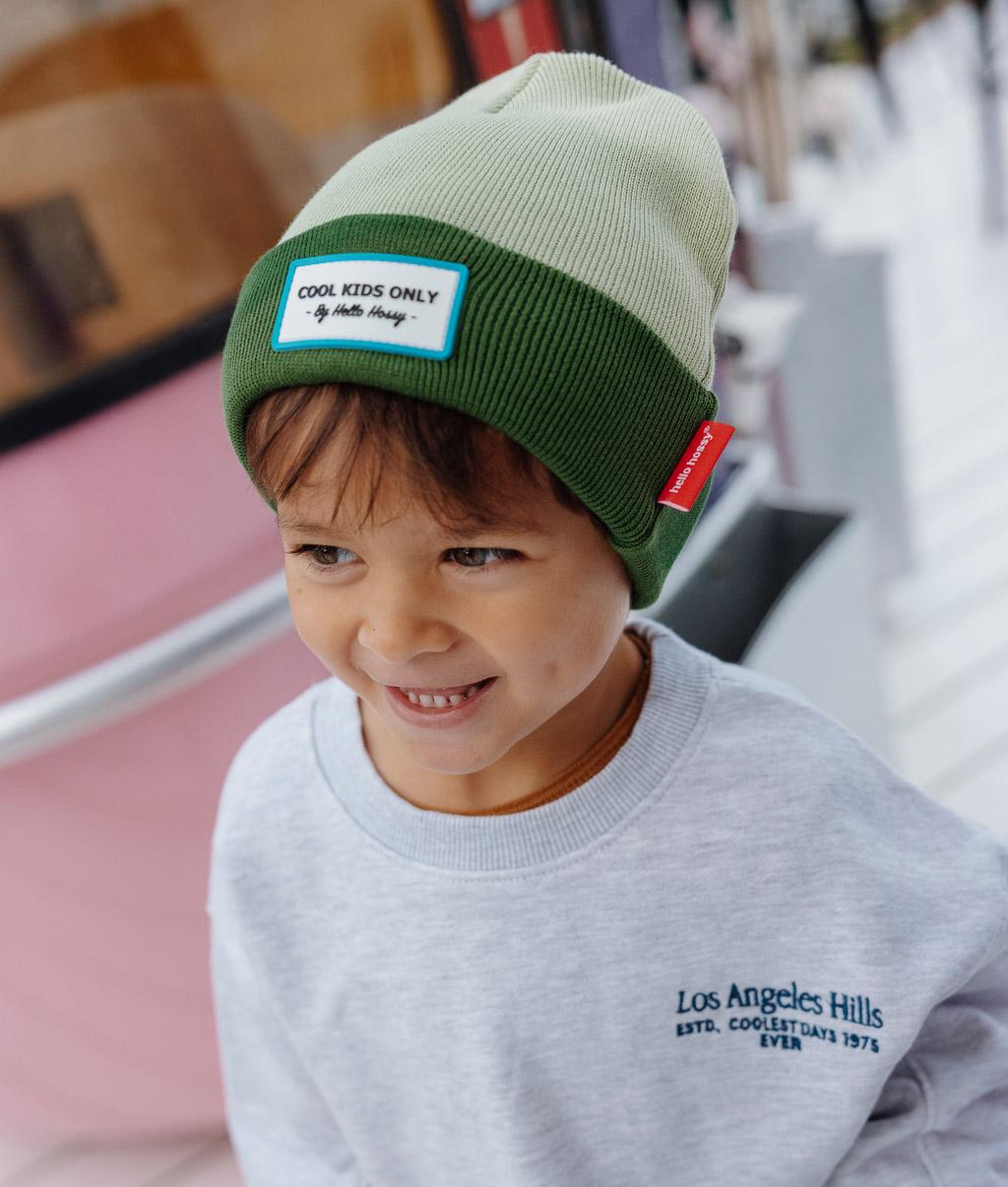 Hello Hossy muts Urban Mossy, gedragen door een jongen