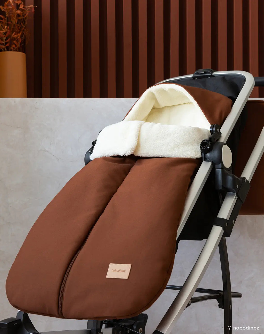 * Nobodinoz Hyde Park Voetenzak Voor Buggy 6-18M - 90x50cm | Brick Brown