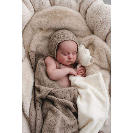 Babyshower Knuffeldoekje Nuvole Bamboo Touch, sfeerbeeld van het knuffeldoekje in gebruik