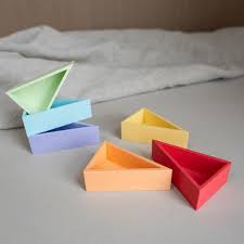 Grennn Speelbakje Mandigo Gelijkbenige driehoek| Pastel