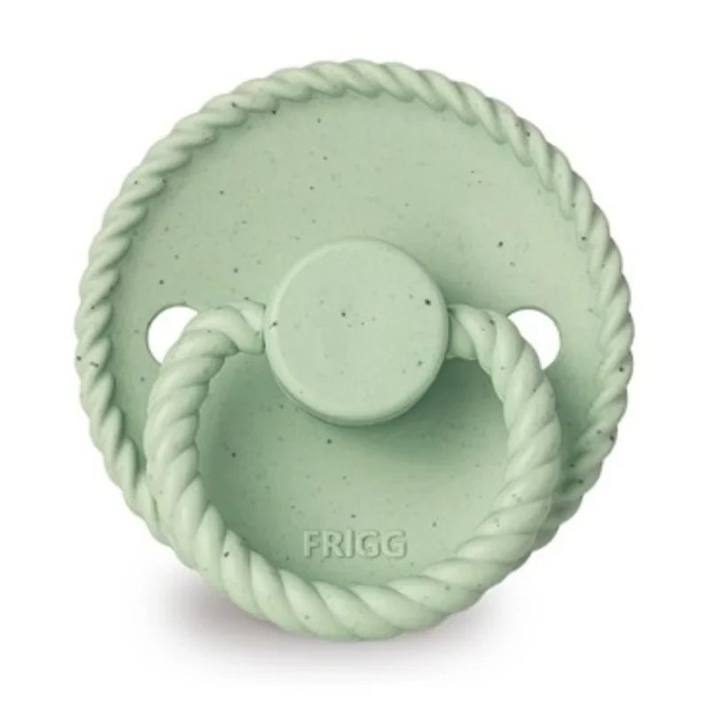 FRIGG Mini Mocha latex fopspeen 6+M in Matcha Latte, ronde cherry speen van natuurlijk rubber, De Gele Flamingo