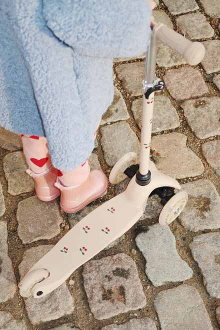 * Konges Sløjd Kids Scooter | Cherry