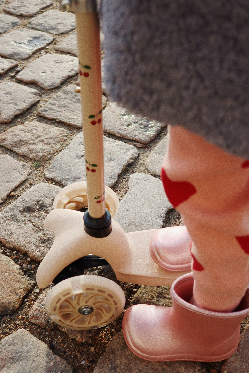 * Konges Sløjd Kids Scooter | Cherry