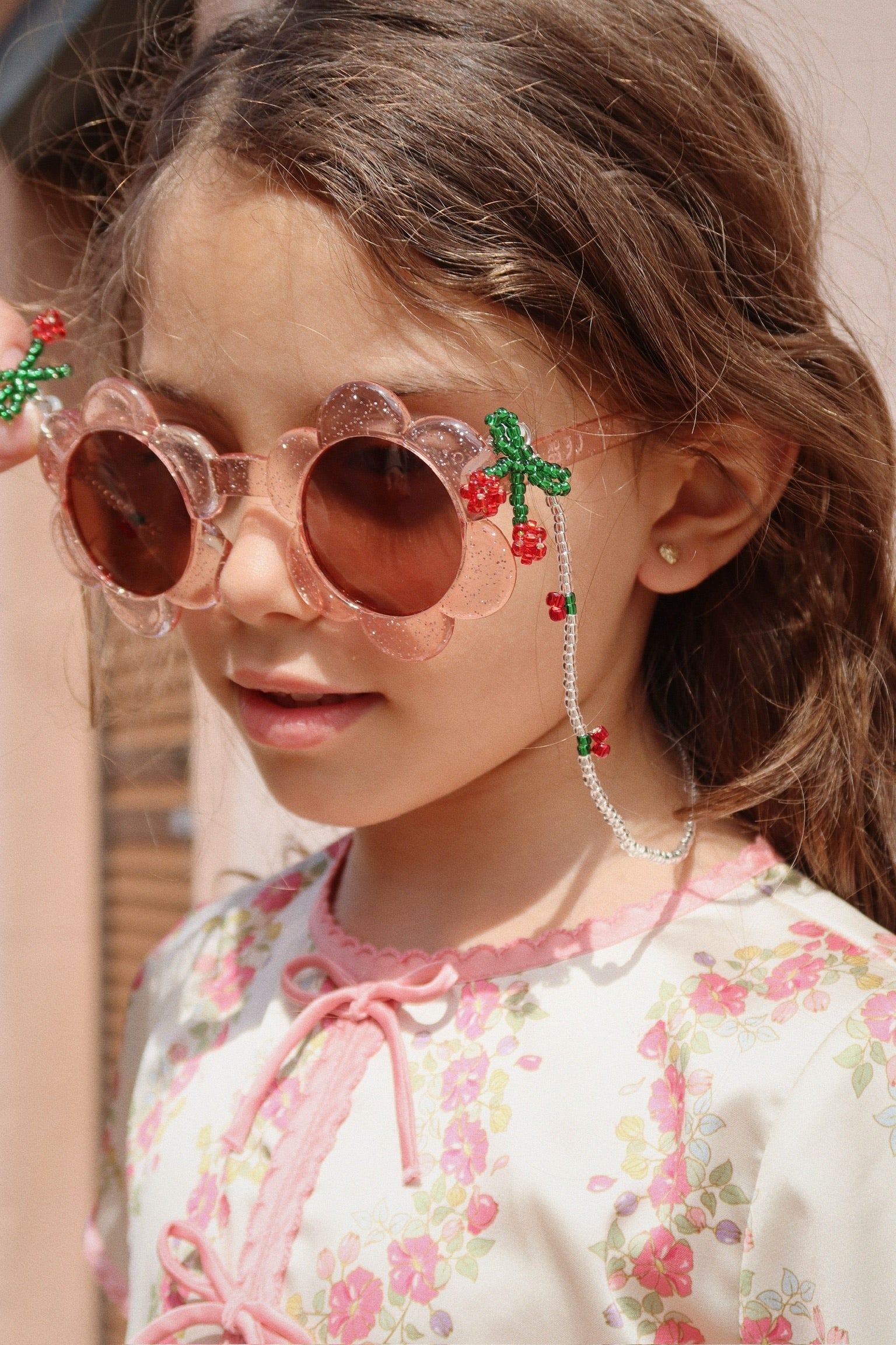Konges Sløjd Zonnebril Bead Chain Cherry | Multi