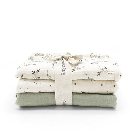 Babyshower Hydrofiele Doekjes 3-Pack Olive Bloom, de drie doekjes samen op witte achtergrond