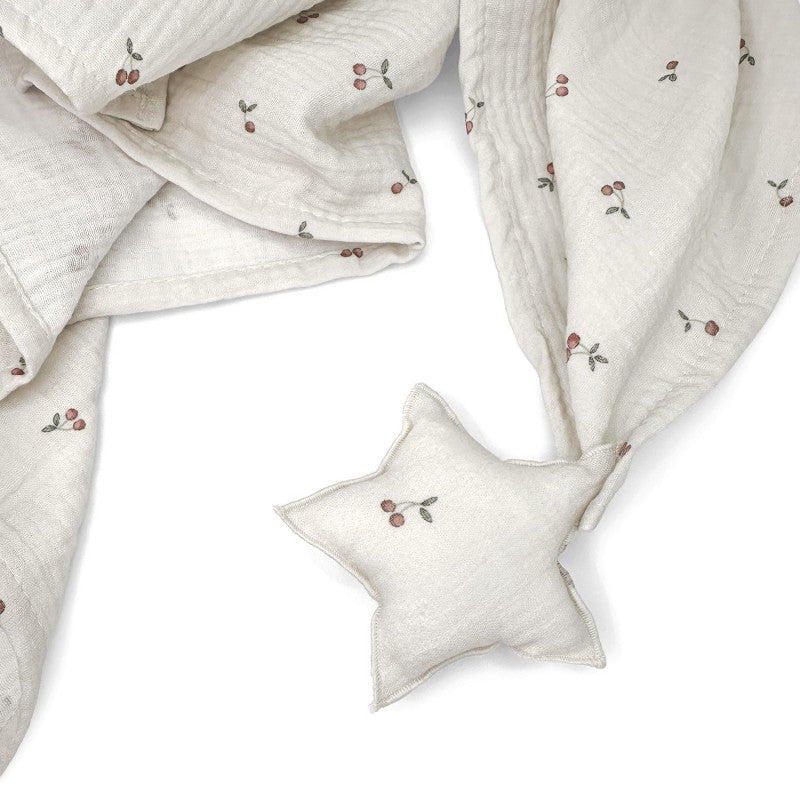 Babyshower Knuffeldoekje Star Cherries, vooraanzicht op witte achtergrond