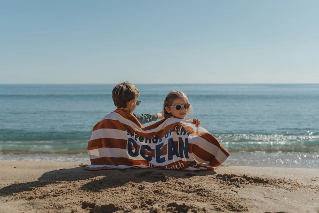 Little Dutch Strandhanddoek 60x120 | Ocean World Brown Stripe