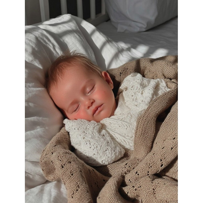 Babyshower Wiegdeken Tricot Classic Caramel Glace, detail van het gebreide patroon