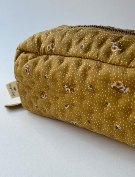 Konges Sløjd Toilettas Quilted | Flower Bouquet Dijon  *