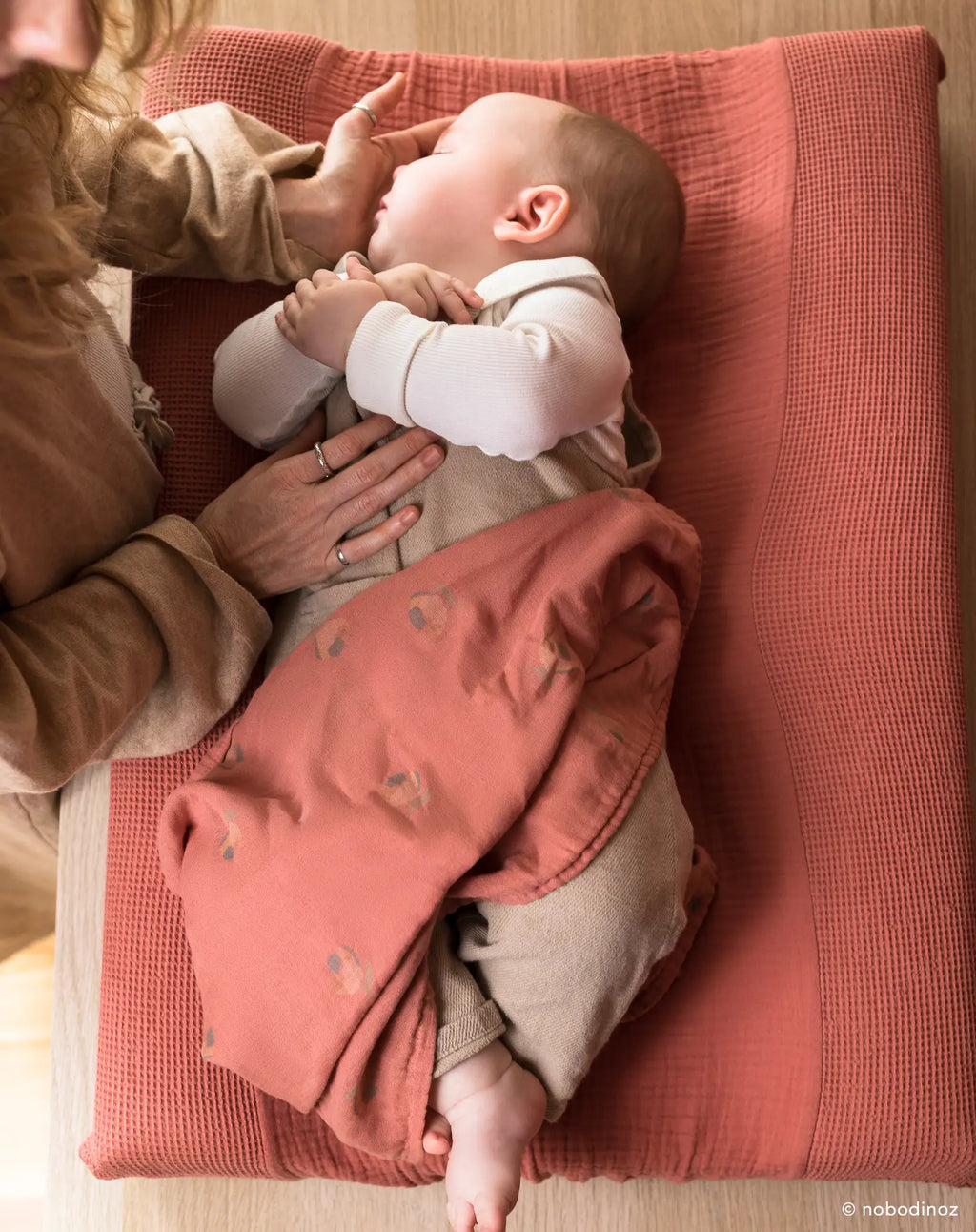 * Nobodinoz Wabi Sabi Geboortecadeau Swaddle | Blossom Rosewood