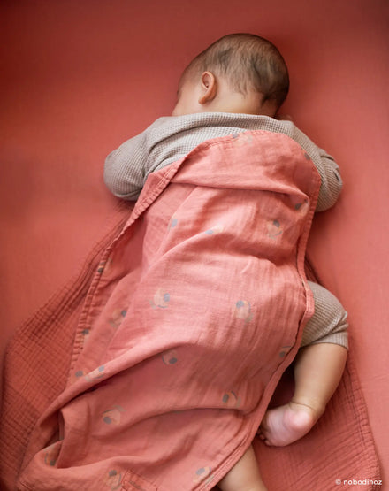 * Nobodinoz Wabi Sabi Geboortecadeau Swaddle | Blossom Rosewood