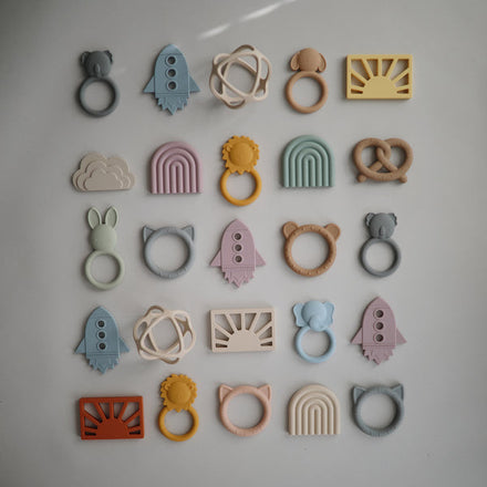 Mushie Siliconen Bijtring | Lion Soft Yellow