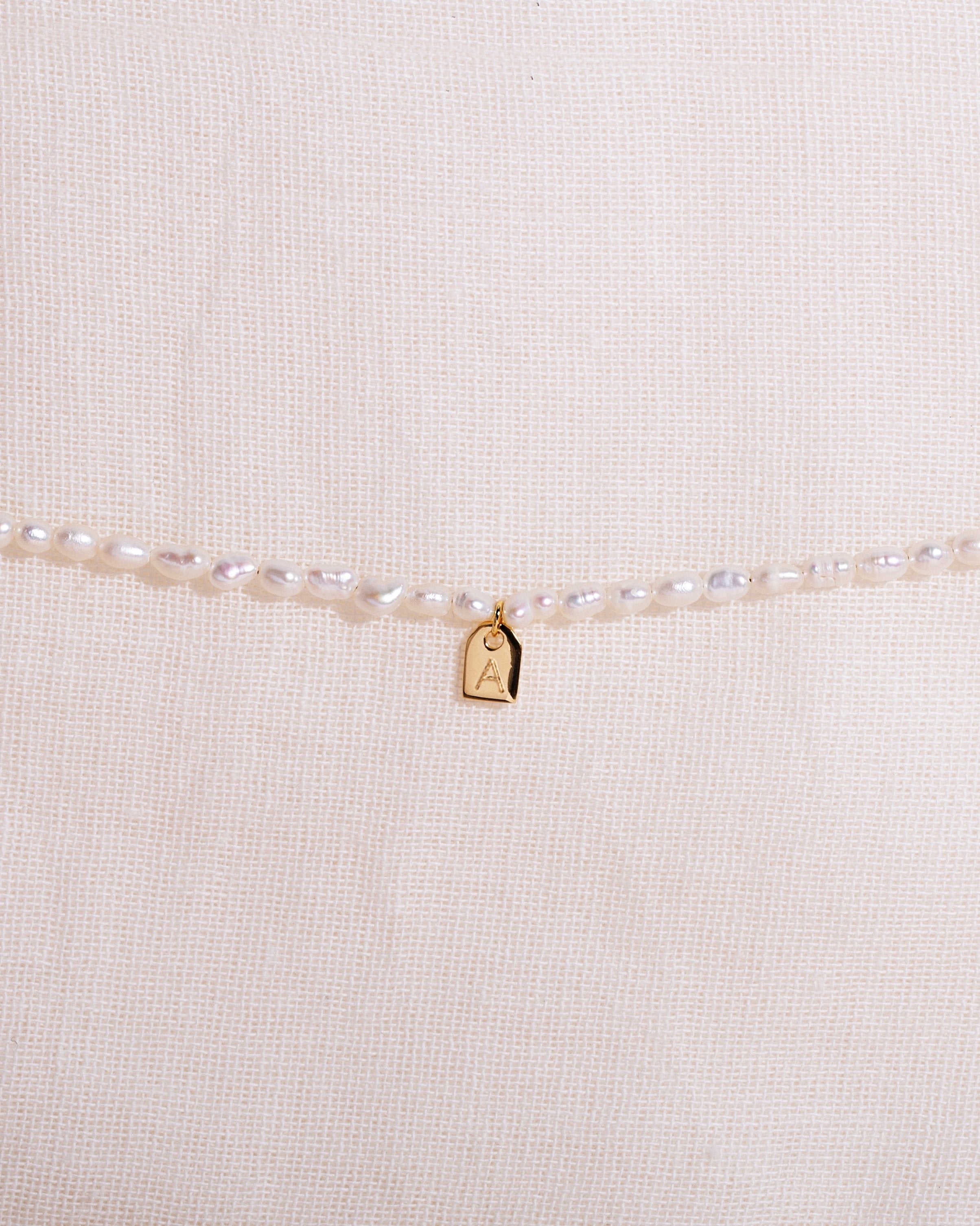 Galore Gepersonaliseerde Armband Pearl & Tag | Gold Baby