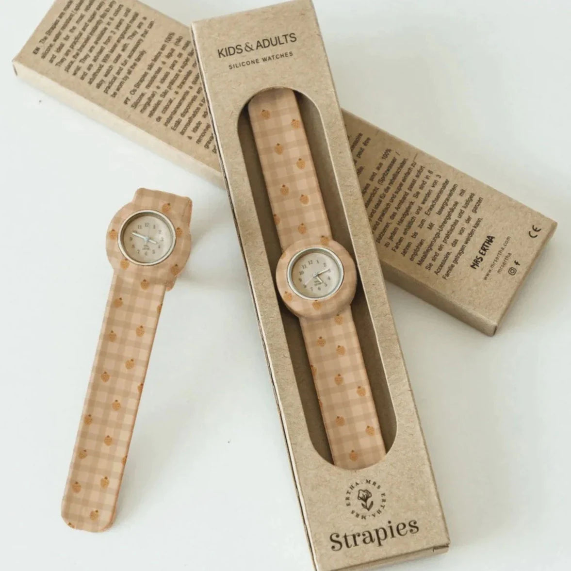 Mrs. Ertha New Strapies Horloge | Cute Strawberries