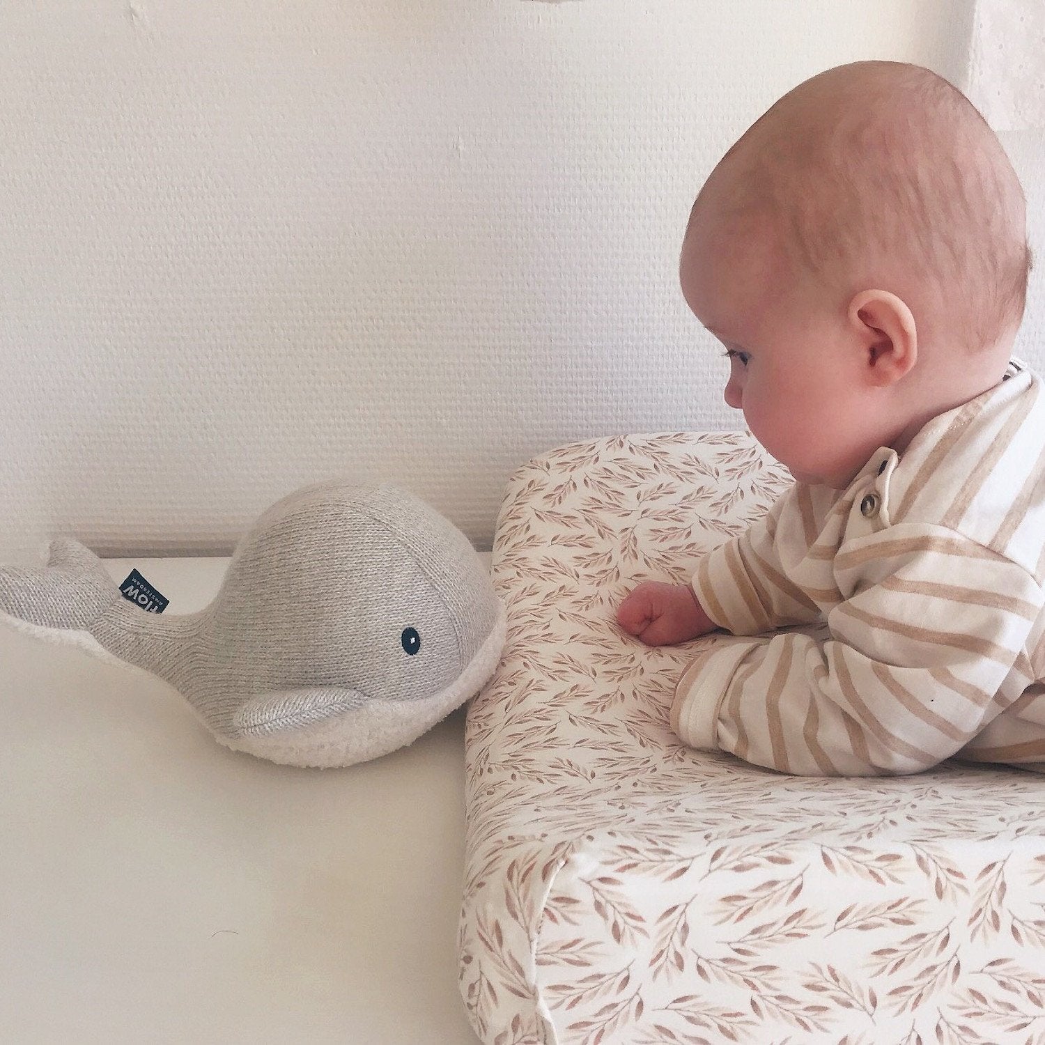 Flow Amsterdam Knuffel Met Hartslag Moby Whale Grey