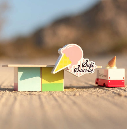 * Candylab Toys Houten Ice Cream Shack